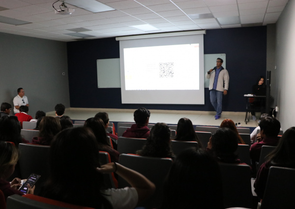 Campus Celaya-Salvatierra recibe a estudiantes de la Preparatoria del CBTIS 198