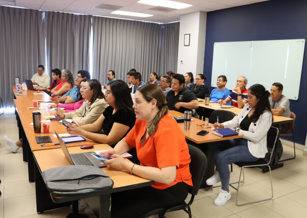 Personal administrativo del Campus Celaya-Salvatierra se capacita en “metodología 5S” 