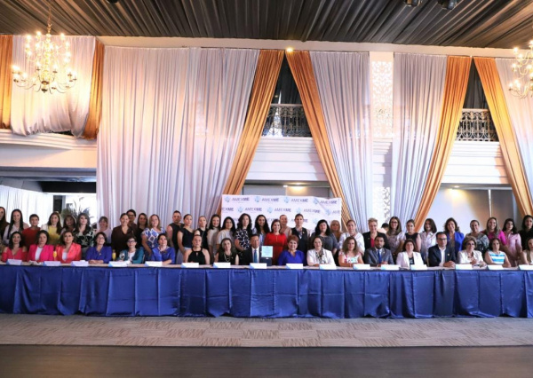 UG impartirá programas profesionalizantes a empresarias AMEXME León