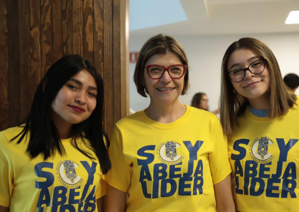 Al ponderar el diálogo y respeto, portavoces de las y los más de 47 mil estudiantes UG se reúnen con Rectora General 