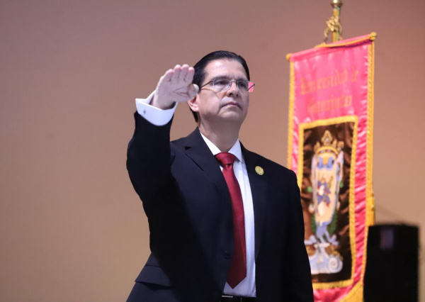 Rinde protesta el Dr. Martín Picón Núñez como Rector del Campus Guanajuato de la UG