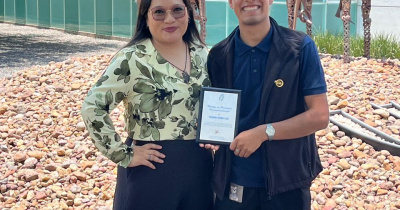 Egresado de la Licenciatura en Psicología Clínica recibe el premio Mejor Prospecto de Psicología 2026