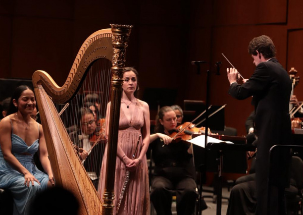 Conversan arpa y flauta en el concierto de la OSUG