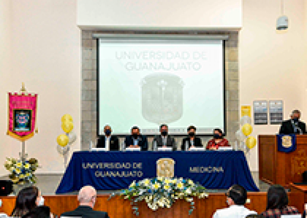Licenciatura en Médico Cirujano de la UG obtiene reacreditación que la avala como programa de calidad internacional  