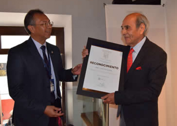 Reconocen aporte artístico del maestro José Escalera