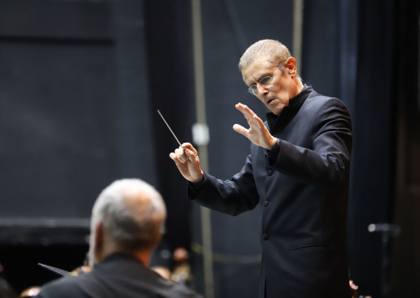 Leyendas y misticismo presentó la OSUG en el programa dirigido por Gustavo Rivero Weber