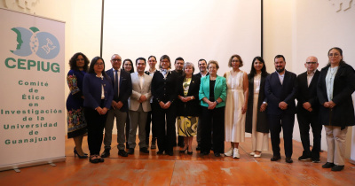 Fortalece UG investigación científica con principios éticos