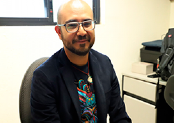 Académico UG publica en revista internacional investigación sobre el impacto del trabajo remoto en las personas