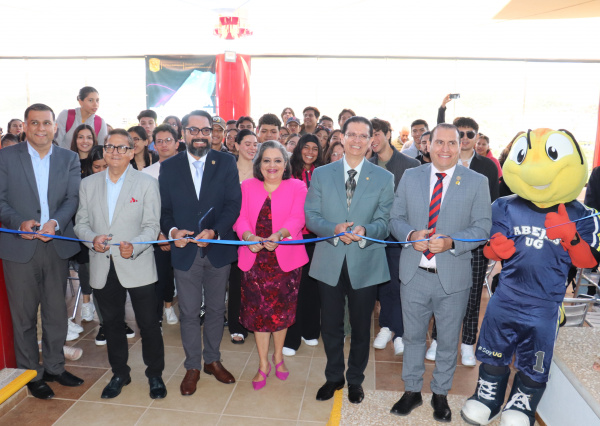  Inauguran autoridades universitarias el Ágora Estudiantil DCEA