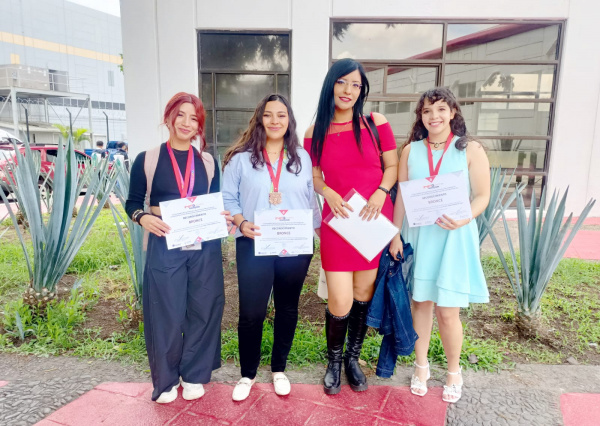 Estudiantes de la DCNE ganan bronce en la final iberoamericana de “INFOMATRIX”