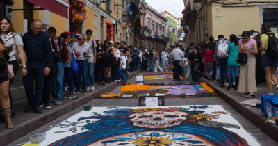 Más de 200 estudiantes UG darán vida a los “Tapetes de la Muerte”