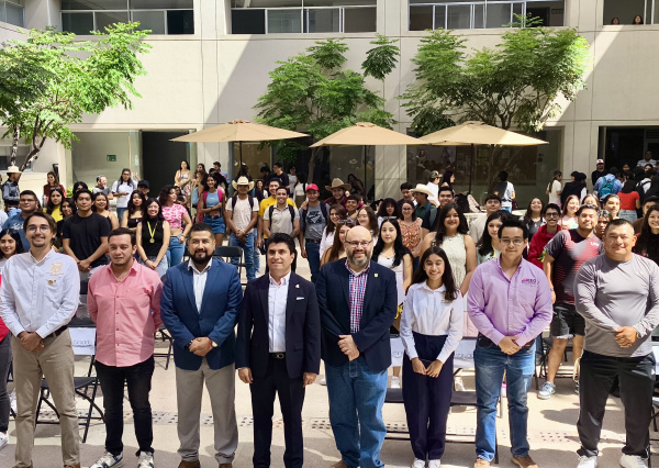 Premian a juventudes competidoras en “Orgullosamente Universitarios Irapuato”