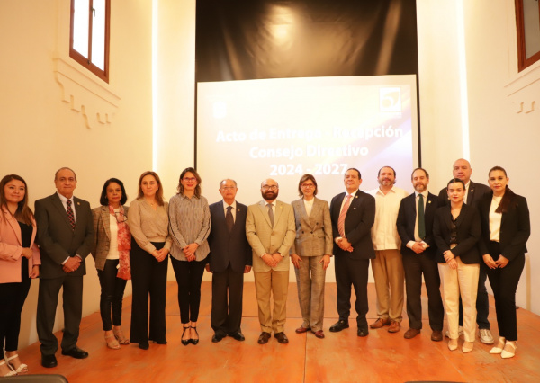 Formalizan en la UG entrega-recepción al nuevo Consejo Directivo de la AMOCVIES
