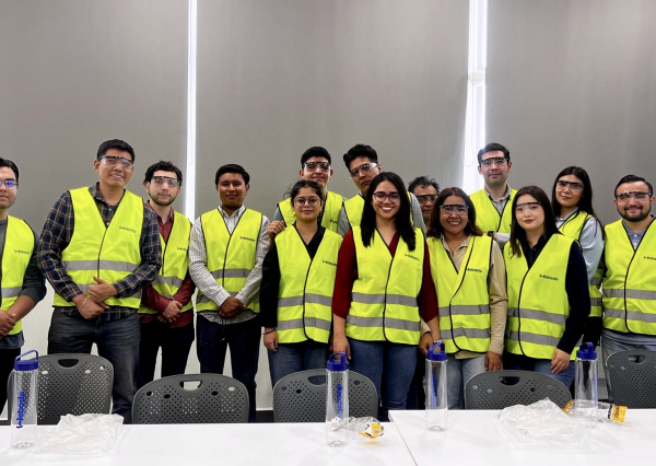 Estudiantes de Mecánica y Mecatrónica de la UG conectan la educación con la industria 