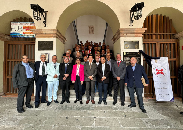 Comunidad de Ingeniería Civil UG celebra en reencuentro 40 años de egreso 