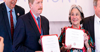 Distinguen al Ex Rector de la UG Juan Carlos Romero Hicks con la Medalla Presidente 