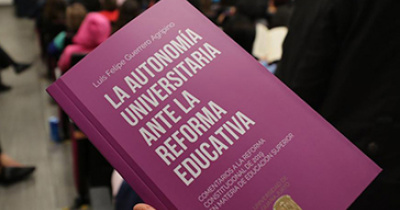 Presentan libro sobre autonomía universitaria en el marco de las Jornadas Laborales de la ASPAAUG
