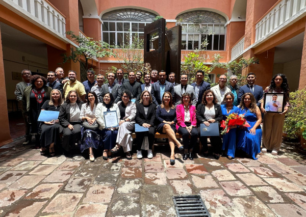 Generación 1994-1999 de Arquitectura celebra 25 años de egreso   