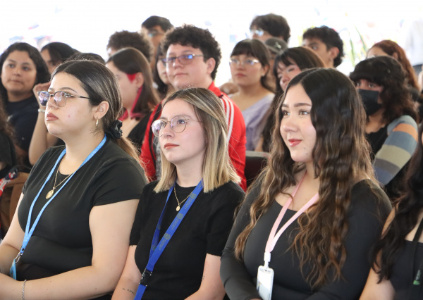 Estudiantes y profesionales de psicología clínica reflexionan sobre la pérdida, la transformación y la resiliencia
