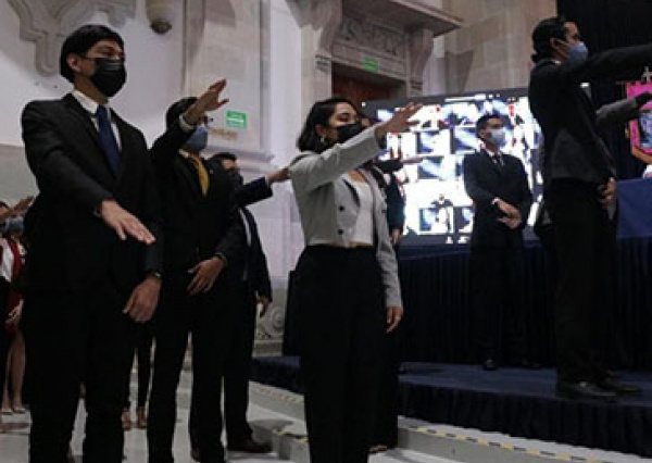 Rinden protesta representantes de la comunidad estudiantil de la UG