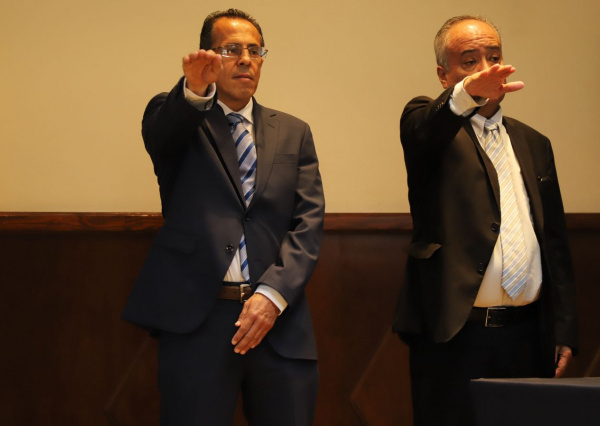 Rinden protesta dos directores de División del Campus Guanajuato