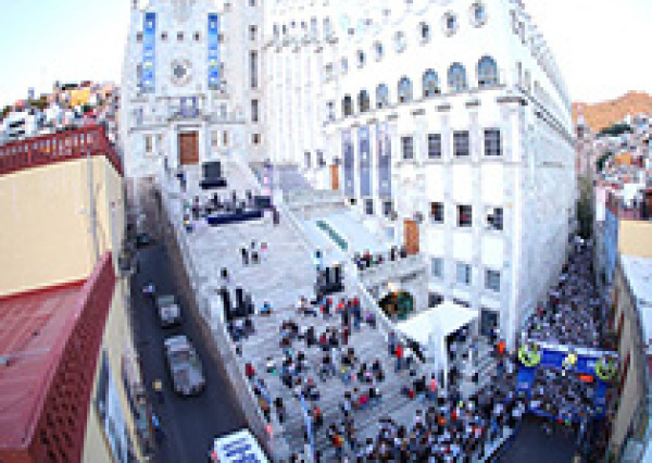 UG celebra 7ma Carrera de las Antenas