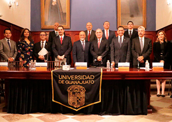 Renombrados juristas se congregan en la UG para analizar derechos humanos y reformas constitucionales 