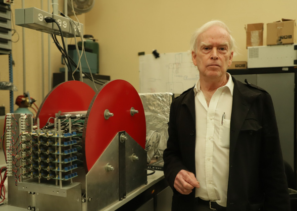 Reconocen a nivel internacional liderazgo del Dr. Julián Félix como investigador y docente en el área de la física