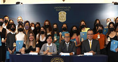 Reconocen talento de estudiantes del Nivel Medio Superior de la UG 