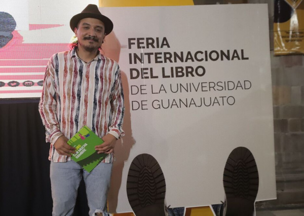 ¿Quién inventó el amor? reflexiona el cuentacuentos Jorge Salvaje en la FILUG