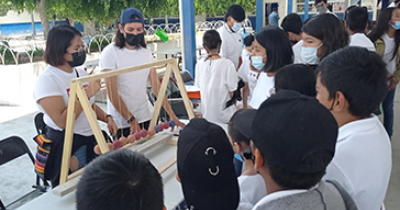 Estudiantes de ingeniería realizan Feria de Ciencia para niñas y niños
