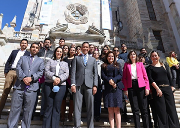 Personal de Comunicación de la UG culmina taller sobre ética periodística  