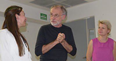 El cineasta Piotr Dumala conversa con estudiantes y muestra sus cortometrajes de ficción en Irapuato 