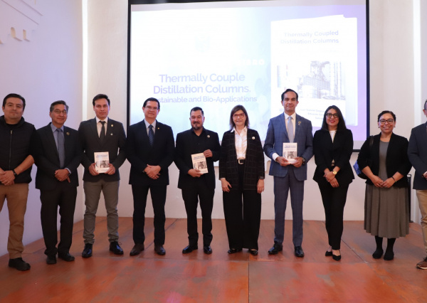 Profesores de la UG presentan libro sobre optimización de procesos y sostenibilidad energética