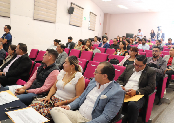 Realizan en UG el Concurso Institucional 3MT
