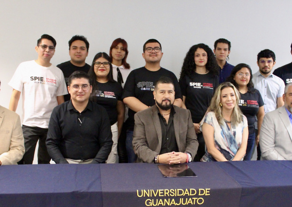 Pasión por la ciencia y la tecnología en la Semana WOPET 2025 de la UG 