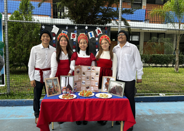 Estudiantes de la ENMS Moroleón consolidad su conocimiento lingüístico y cultural en el Global Fest