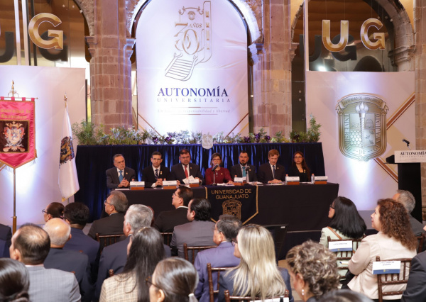 Conmemoran 30 años de autonomía de la Universidad de Guanajuato