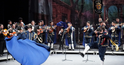 Noche Cultural de la Colmena reúne a grupos artísticos de la UG