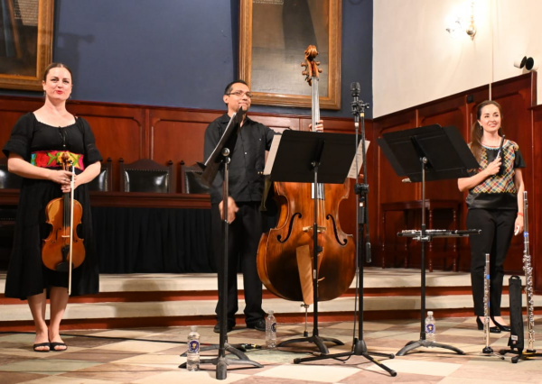 Inicia ciclo de solistas de la OSUG con el Ensamble Atecocolli y un estreno de Rodrigo Mata