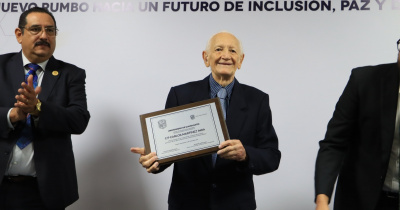 Campus Celaya-Salvatierra rinde homenaje al contador Carlos Martínez Inda