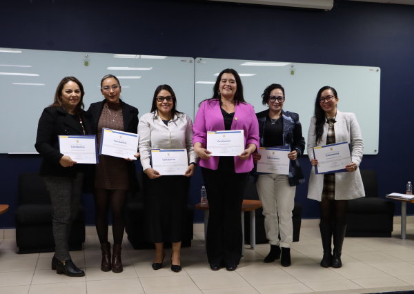 Investigadoras UG subrayan el valor de la diversidad y el liderazgo femenino en la ciencia durante panel académico