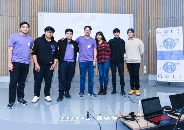 Estudiantes de Física de la UG promueven la ciencia en la sexta edición de Oktober Physifest