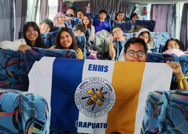 Estudiantes de la ENMS Irapuato viven experiencia de impacto humano y social con el Teletón 2025