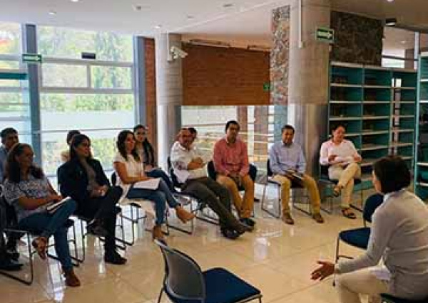 Capacita UG en solución de controversias a mediadores externos