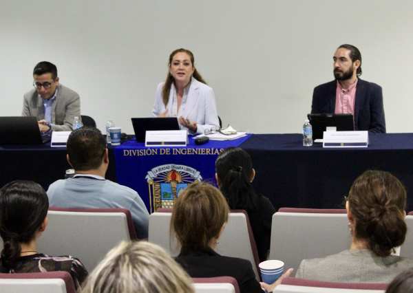 Evalúan calidad del programa de Lic. en Gestión Empresarial en UG Salamanca