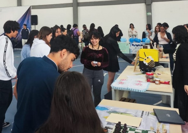 La ENMS de Salvatierra inauguró su Feria de Servicio Social