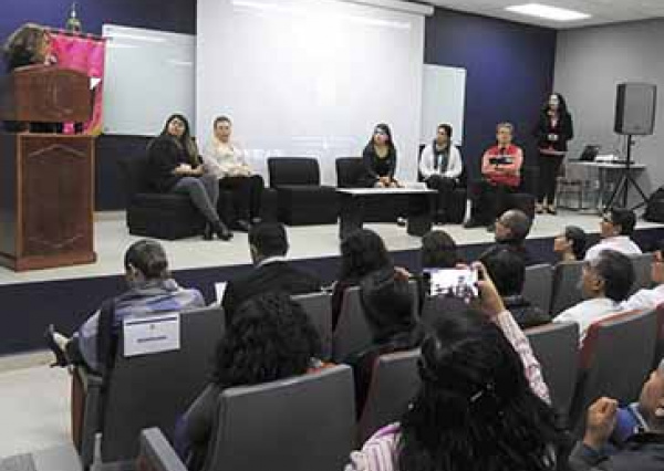 Se refuerza el compromiso en favor del servicio social a 58 años de su instauración en la UG