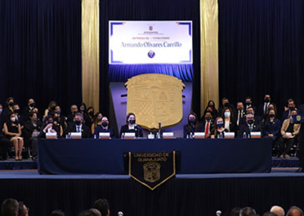 Homenajean a integrantes de la comunidad universitaria con la distinción Armando Olivares Carrillo   