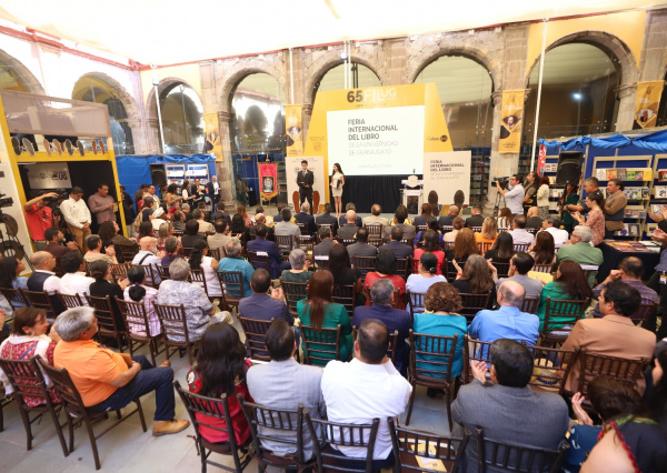 Comienza la Feria Internacional del Libro de la Universidad de Guanajuato